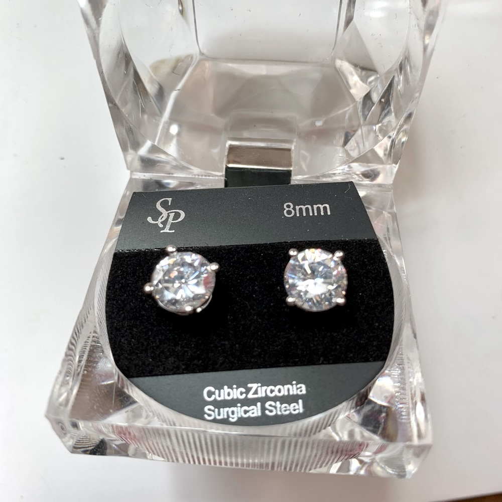 CZ Diamond Studs 8MM Round Clear